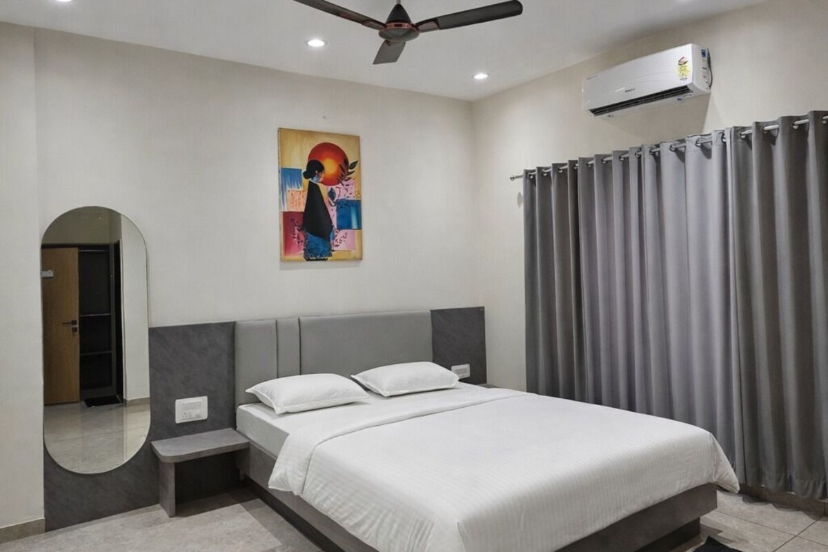 Egyptian cotton sheets, premium bedding, down duvets