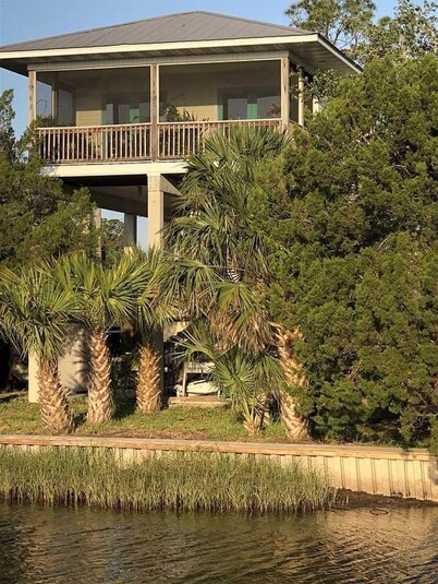 Scenic beauty on the bay