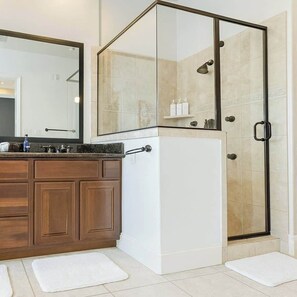 Shower, hair dryer - World Cup Urban Escape|Galleria w/ King Bed & Pool (Houston)