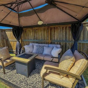 Property grounds - Private Pool Private Garage Galleria Home (Houston)