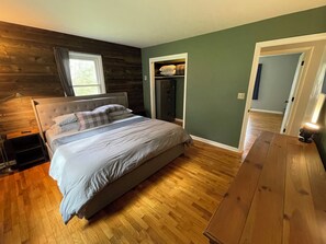 4 Schlafzimmer, Zimmersafe, Bügeleisen/Bügelbrett, kostenloses WLAN