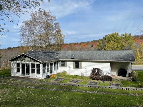 Spacious 4 Bedroom, 2.5 Bath in Catskills and Close to Oneonta/Cooperstown