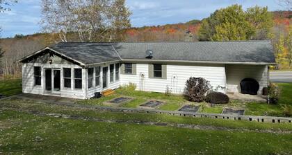 Spacious 4 Bedroom, 2.5 Bath in Catskills and Close to Oneonta/Cooperstown
