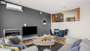 TV, fireplace, offices