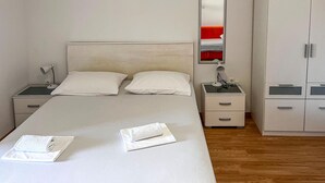 Room - 1 bedroom amazing apartment in Duce (Duce)