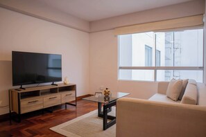 Apartment | 3 bedrooms, Internet - w Charming 3BR Apartment in Miraflores (Lima)