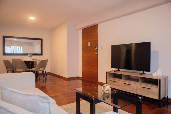 Apartment | 3 bedrooms, Internet - w Charming 3BR Apartment in Miraflores (Lima)