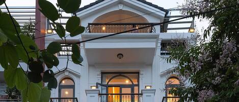 Façana frontal de l'allotjament