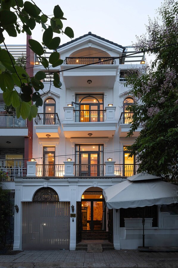 Fachada da propriedade