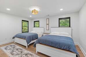 7 slaapkamers, een strijkplank/strijkijzer, wifi, beddengoed