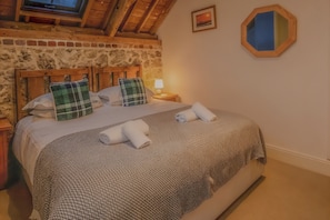 3 chambres, fer et planche à repasser, lit de bébé portatif, Wi-Fi