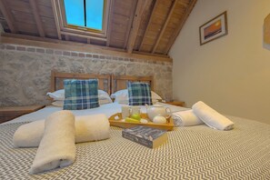 Iron/ironing board, travel cot, WiFi, bed sheets