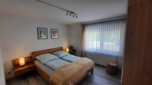 Internet, bed sheets - Modern vacation apartment in a quiet suburban location (Dornstetten)