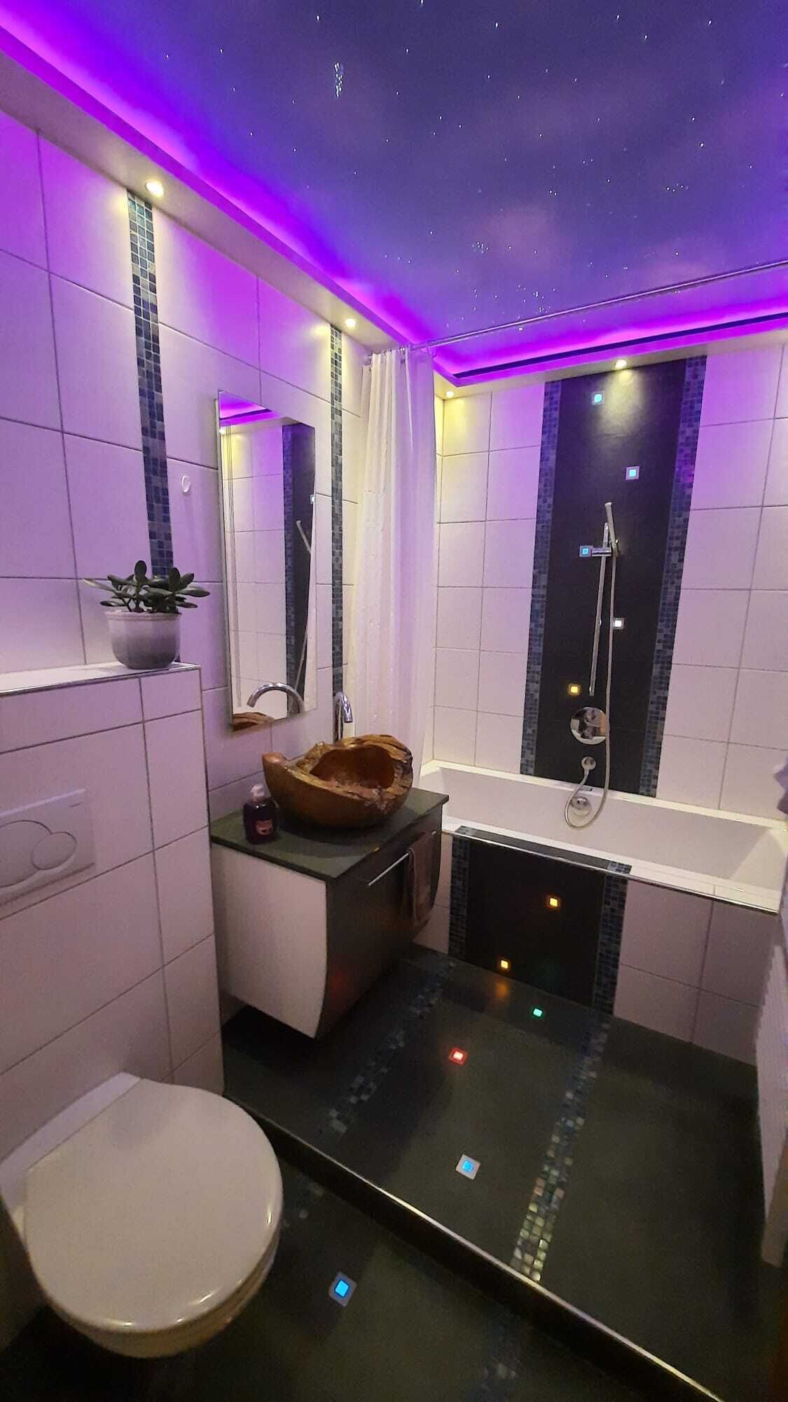 Whirlpool, Handtücher, Seife, Toilettenpapier