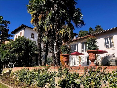 Romantic apartment with swimming pool in period villa in Monferrato