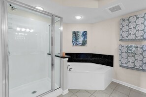 Shower, hair dryer, towels - Yacht Club Villas l Barefoot Towers l ICW (North Myrtle Beach)