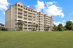 Exterior - Yacht Club Villas l Barefoot Towers l ICW (North Myrtle Beach)