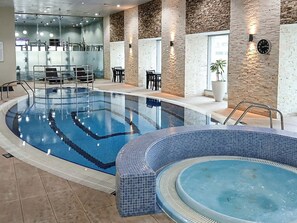 Outdoor pool - PVH - 3BR & Maids Room - Princess Tower (Dubai)