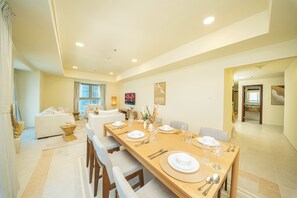 Departamento de lujo, vista parcial al mar | Servicio a la habitación