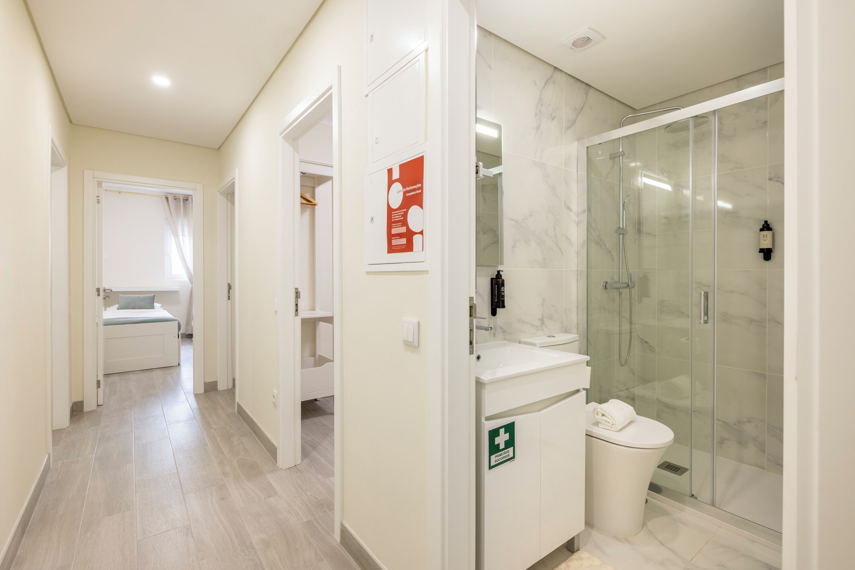 Standard Apartment, 3 Bedrooms | Bathroom | Rainfall showerhead, hair dryer, towels, soap