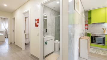 Standard Apartment, 3 Bedrooms | Private kitchen