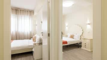 Family Apartment | Iron/ironing board, free WiFi, bed sheets