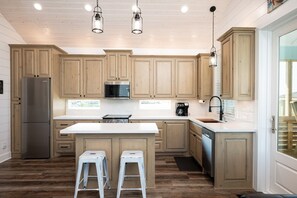 Fridge, microwave, dishwasher, coffee/tea maker