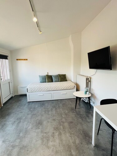 Cozy studio 500 m from the ferry and city center - perfect for 2 people