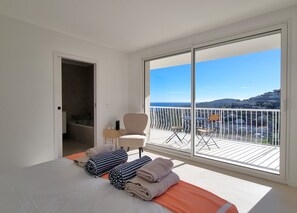 4 bedrooms, iron/ironing board, travel crib, free WiFi