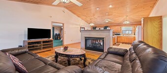 Single Level 2 Bedroom Paved Access, Pet Friendly, Walk to Maggie