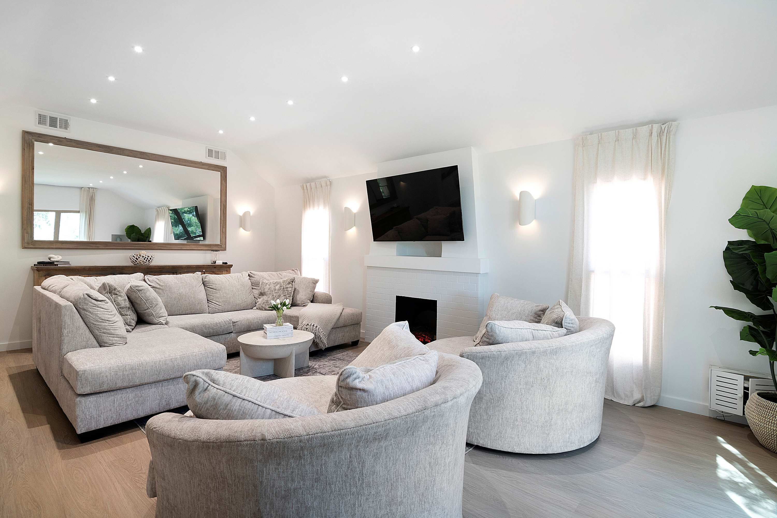 Televisi ón y chimenea 