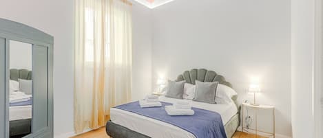 2 chambres, fer et planche à repasser, Wi-Fi, draps fournis