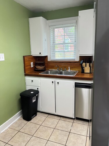 Charming 2-bedroom house in awesome Augusta with AC
