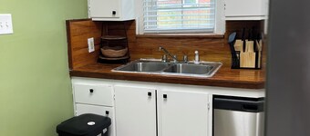 Charming 2-bedroom house in awesome Augusta with AC