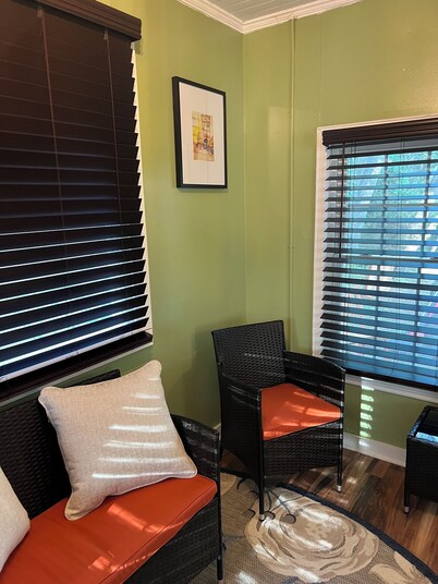 Charming 2-bedroom house in awesome Augusta with AC