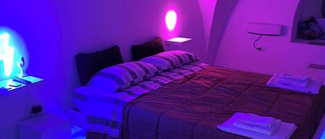 2 bedrooms, WiFi, bed sheets, wheelchair access