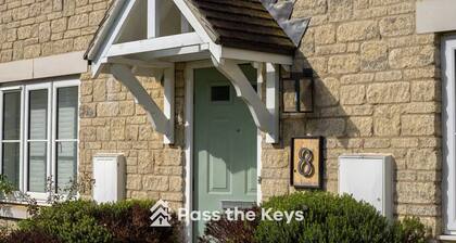 Pass the Keys | Spacious, Modern Family Home - 20 mins to Oxford