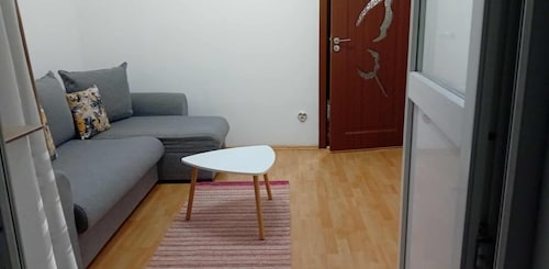 3 bedroom apartment iasi 5 min from airport