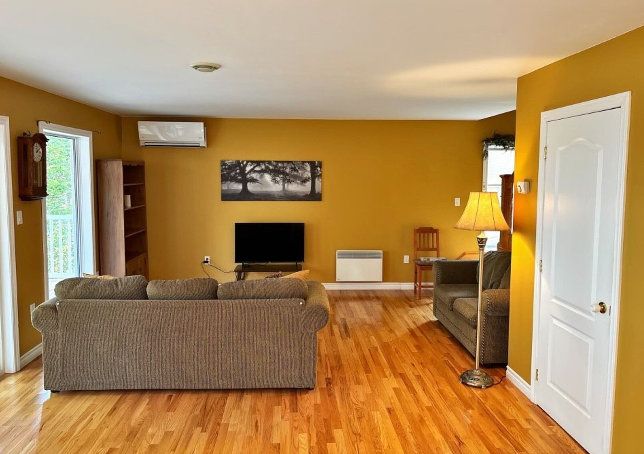 Maison De Style Chalet En Bordure De Rivière, Au Coeur De La Péninsule Acadienne - Caraquet
