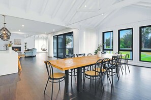 Dining - Homestead on Fennell - Fresh Eggs, Farm & BBQ Fun (Blackalls Park)