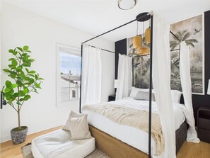 3 bedrooms, iron/ironing board, travel crib, free WiFi
