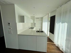 電子レンジ、オーブン、コンロ、食器洗い機