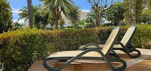 Terrace/patio - NEW! Spacious two-bedroom apartment. 2 terraces, pool, 10 minutes to the beach. (Lote 78, Bloco D.)