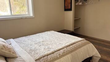 1 habitación, wifi y ropa de cama