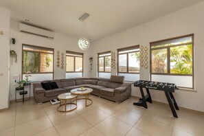Games room - A Vacation You’ll Remember Forever – Luxury Family Villa with a Heated Pool (Avdon)