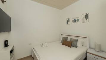 7 bedrooms, WiFi (free), bed sheets