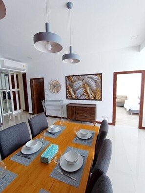 Apartment, 2 Bedrooms, Smoking, Balcony | Dining room