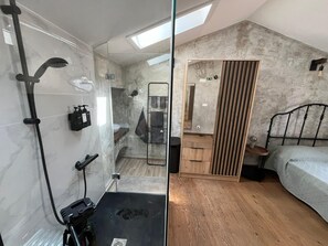 1 soverom, strykejern/-brett, wi-fi og sengetøy