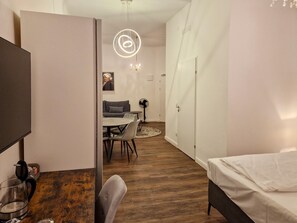 Free WiFi, bed sheets - Pension Mozart - Vienna Center, Self Check-in (Vienna)