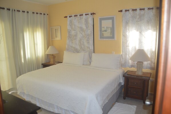 Iron/ironing board, internet, bed sheets